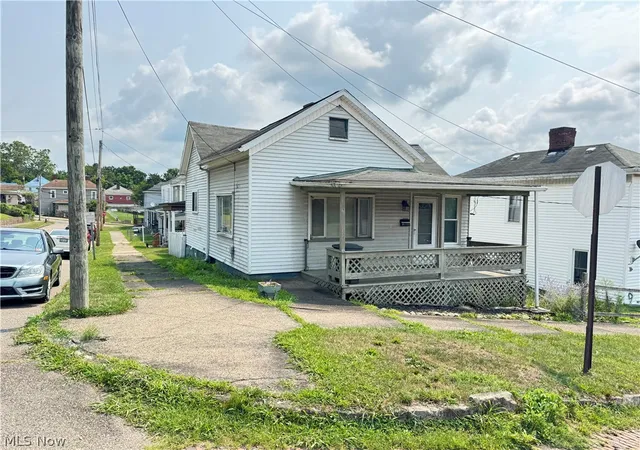 Photo 2 of Single family home for sale at 816 Delaware St, Martins Ferry, OH 43935 | MLS# 5230873 | Listing updated on 2026-09-15