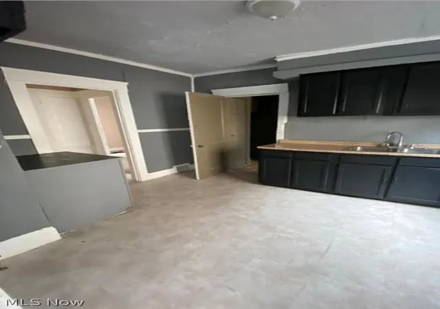 Listing Photo 4 - Condo for sale in building located at 14720 Coit Rd, Cleveland, OH 44110