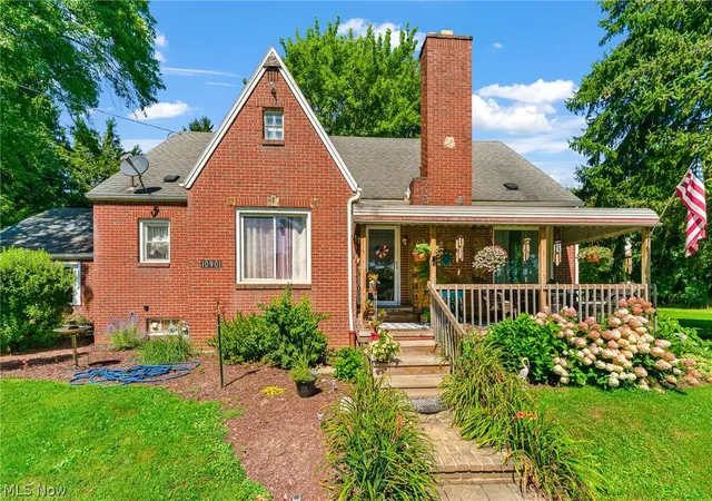 Single family home for sale at 10901 Main St, New Middletown, OH 44442 | MLS# 5233369
