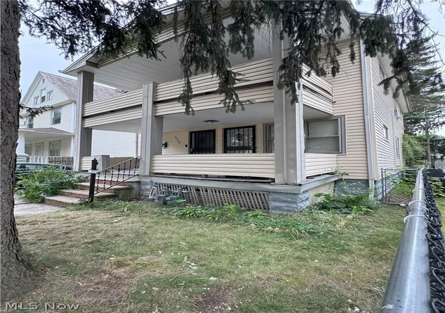 Listing Photo 3 - Condo for sale in building located at 2786 E 119th St, Cleveland, OH 44120