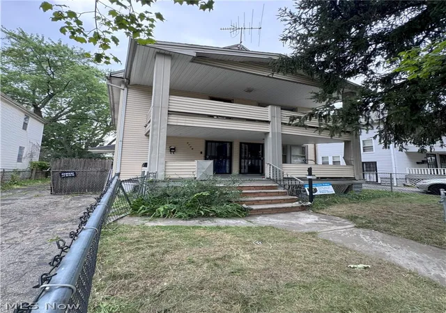Listing Photo 5 - Condo for sale in building located at 2786 E 119th St, Cleveland, OH 44120