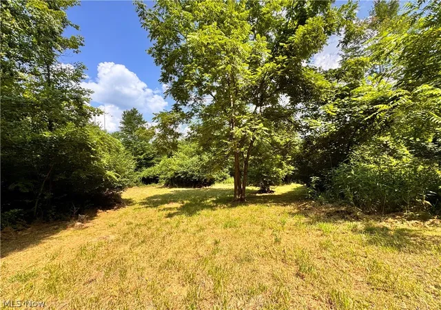 Photo 1 of Sale Pending at 1066 Solar Rd Ne, Carrollton, OH 44615 | MLS# 5233418 | Listing updated on 2026-08-19