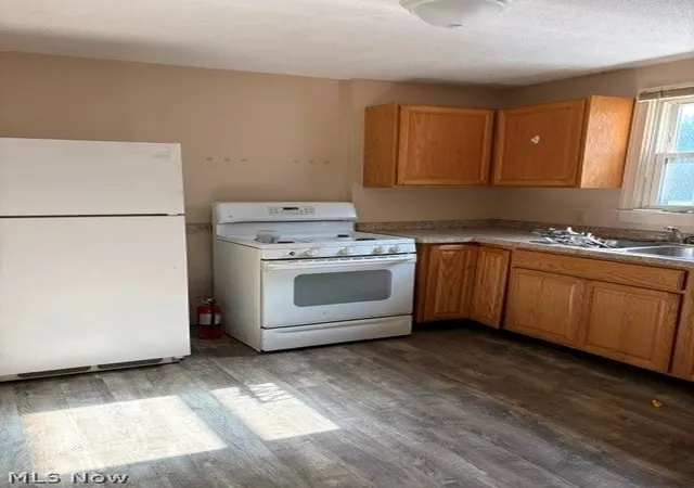 Listing Photo 4 - Condo for sale in building located at 524 & 526 Gage St, Akron, OH 44311