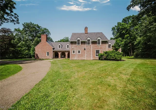 Photo 1 of Mansion for sale at 1322 Springhill Ln Ne, Massillon, OH 44646 | MLS# 5233456 | Listing updated on 2026-08-20