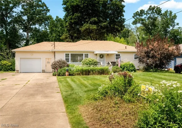 Photo 3 of Sale Pending at 3112 N Bender Ave, Coventry Township, OH 44319 | MLS# 5232420 | Listing updated on 2026-08-25