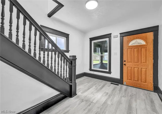 Photo 3 of Single family home for sale at 501 W 21st Street, Lorain, OH 44052 | MLS# 5231793 | Listing updated on 2026-08-13