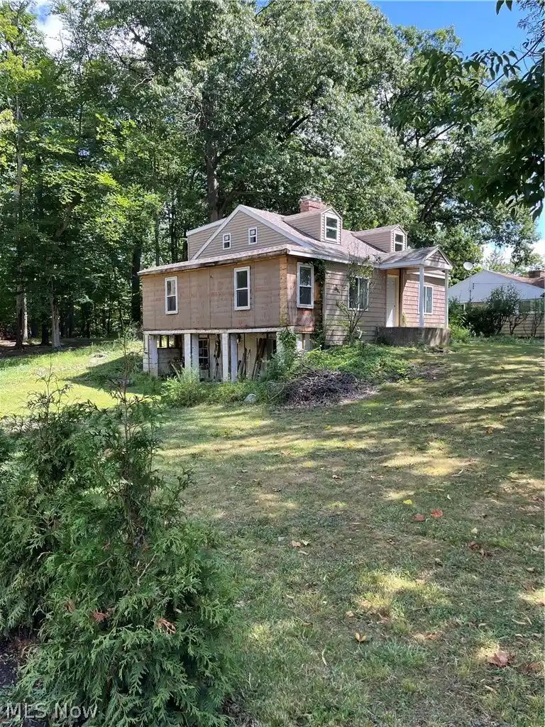 Single family home for sale at 9012 W Pleasant Valley Rd, Cleveland, OH 44130 | MLS# 5232983