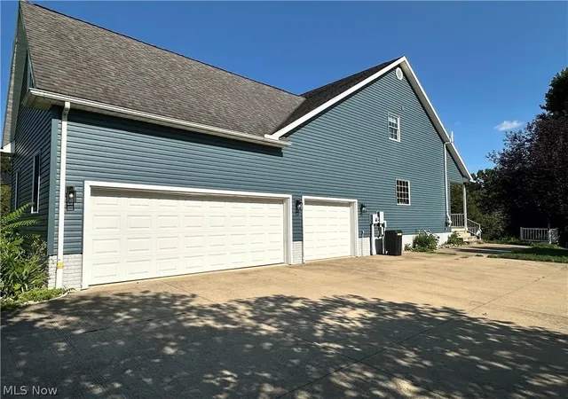 Photo 3 of Sale Pending at 6240 Branch Flt Rd, Zanesville, OH 43701 | MLS# 5233502 | Listing updated on 2026-09-29