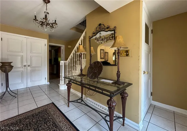 Photo 3 of Single family home for sale at 458 Hogarth Ave, Niles, OH 44446 | MLS# 5233475 | Listing updated on 2026-09-17