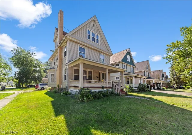 Photo 2 of Single family home for sale at 1202 Middle Ave, Elyria, OH 44035 | MLS# 5233407 | Listing updated on 2026-08-14