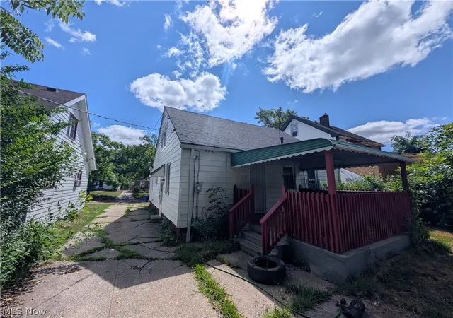 Photo 4 of Single family home for sale at 3880 E 154th Street, Cleveland, OH 44128 | MLS# 5233397 | Listing updated on 2026-08-14