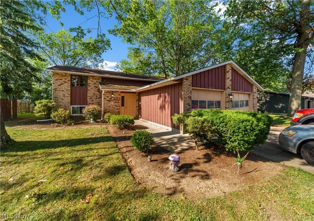 Photo 2 of Sale Pending at 1423 Shaffer, Lorain, OH 44053 | MLS# 5233205 | Listing updated on 2026-08-06