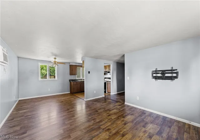 Listing Photo 5 - Condo for sale in building located at 1423 Shaffer, Lorain, OH 44053
