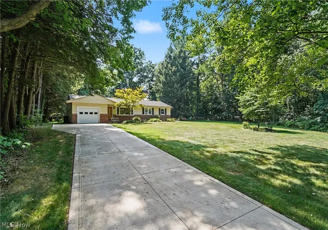 Photo 3 of Single family home for sale at 38600 Berkshire Hills Dr, Willoughby Hills, OH 44094 | MLS# 5233416 | Listing updated on 2026-08-24