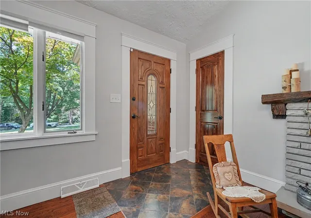 Photo 4 of Single family home for sale at 38600 Berkshire Hills Dr, Willoughby Hills, OH 44094 | MLS# 5233416 | Listing updated on 2026-08-24