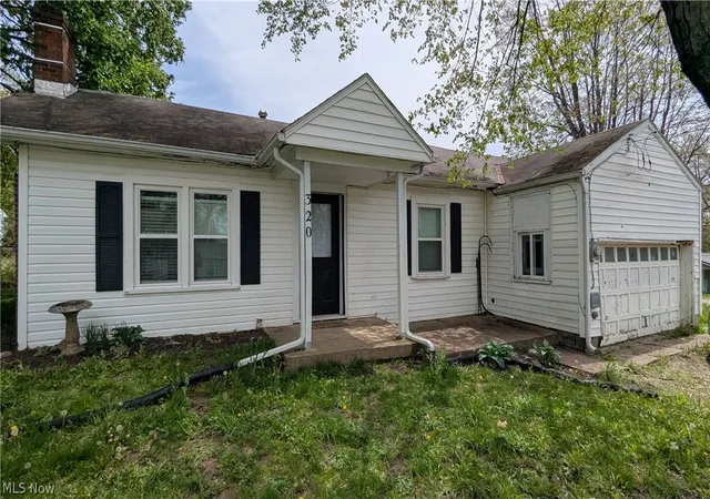 Photo 5 of Single family home for sale at 320 Indiana Ave, Mansfield, OH 44905 | MLS# 5204785 | Listing updated on 2026-08-25
