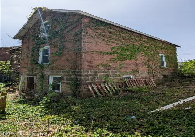 Photo 4 of Single family home for sale at 273 S Adams St, Mansfield, OH 44902 | MLS# 5204778 | Listing updated on 2026-08-25