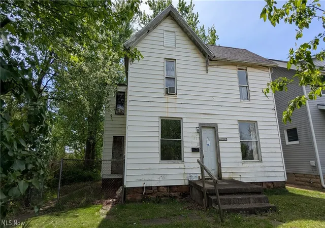Photo 2 of Single family home for sale at 197 Buckingham Ave, Mansfield, OH 44903 | MLS# 5204774 | Listing updated on 2026-08-25