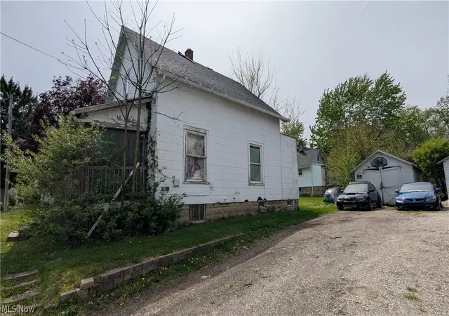 Photo 3 of Single family home for sale at 472 Hammond Ave, Mansfield, OH 44902 | MLS# 5204790 | Listing updated on 2026-08-25