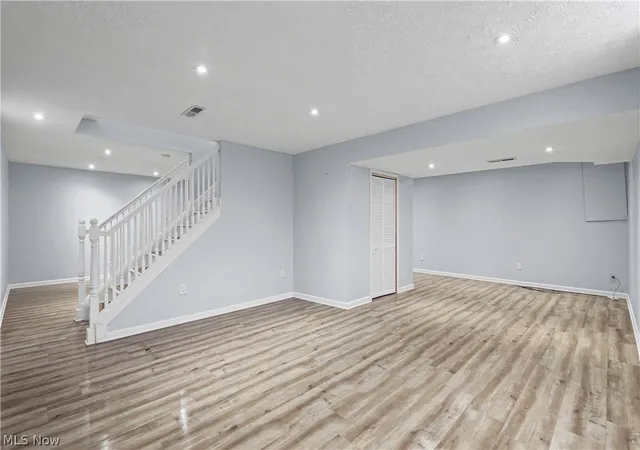 Photo 3 of Sale Pending at 5086 Silver Maple Ln, Medina, OH 44256 | MLS# 5229045 | Listing updated on 2026-08-19