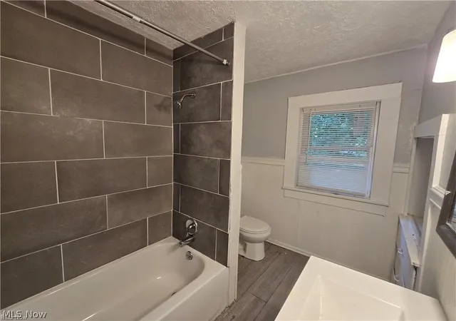 Photo 4 of Sale Pending at 1412 Woodland Ave NW, Canton, OH 44703 | MLS# 5233622 | Listing updated on 2026-10-02