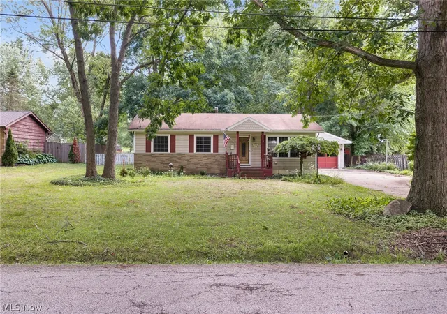 Photo 2 of Sale Pending at 2214 Conwill Rd, Stow, OH 44224 | MLS# 5233719 | Listing updated on 2026-08-24