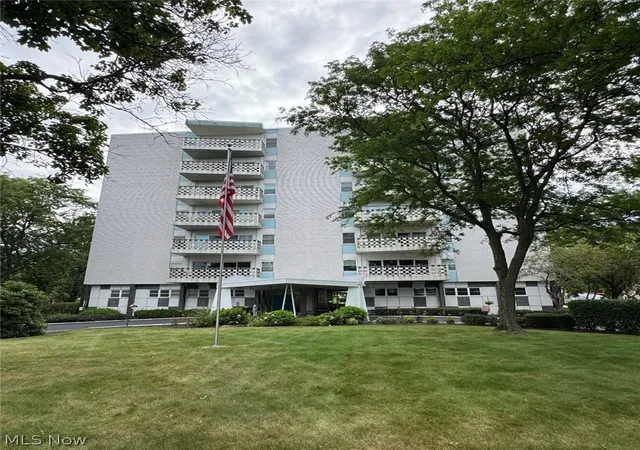 Photo 1 of Condo for sale at 275 N Portage Path, Akron, OH 44303 | MLS# 5233412 | Listing updated on 2026-08-18