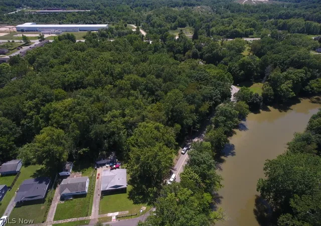 Photo 3 of Land for sale at Lovers Ln Nw, Warren, OH 44485 | MLS# 5233728 | Listing updated on 2026-09-16