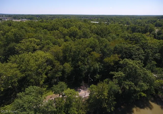 Photo 4 of Land for sale at Lovers Ln NW, Warren, OH 44485 | MLS# 5233728 | Listing updated on 2026-09-16