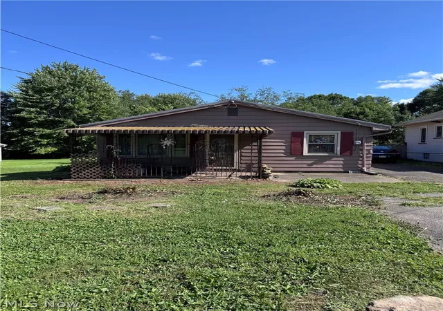 Photo 1 of Sale Pending at 2667 Vestal Rd, Youngstown, OH 44509 | MLS# 5233396 | Listing updated on 2026-08-04