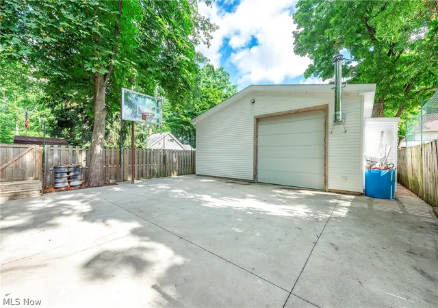 Photo 4 of Single family home for sale at 3809 Revere Ct, Cleveland, OH 44109 | MLS# 5233137 | Listing updated on 2026-08-05