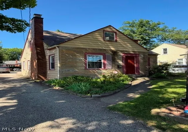Photo 2 of Single family home for sale at 178 Argyle Ave, Youngstown, OH 44512 | MLS# 5233789 | Listing updated on 2026-08-19