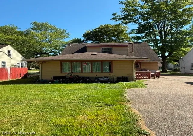 Photo 3 of Single family home for sale at 178 Argyle Ave, Youngstown, OH 44512 | MLS# 5233789 | Listing updated on 2026-08-19