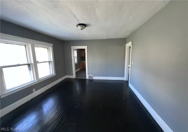 Listing Photo 3 - Condo for sale in building located at 4291 E 114th St, Cleveland, OH 44105