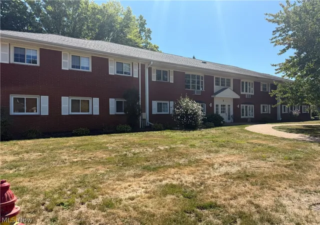 Photo 2 of Condo for sale at 2 Meadowlawn Dr #8, Mentor, OH 44060 | MLS# 5233415 | Listing updated on 2026-08-24
