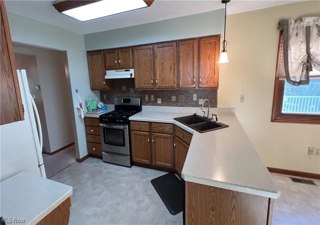Photo 2 of Sale Pending at 13841 Stoney Crk Dr, North Royalton, OH 44133 | MLS# 5222054 | Listing updated on 2026-09-24