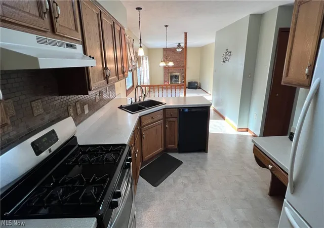 Photo 3 of Sale Pending at 13841 Stoney Crk Dr, North Royalton, OH 44133 | MLS# 5222054 | Listing updated on 2026-09-24