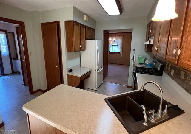 Photo 3 of Sale Pending at 13841 Stoney Crk Dr, North Royalton, OH 44133 | MLS# 5222054 | Listing updated on 2026-09-24
