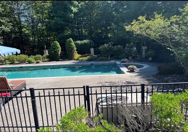 Photo 8 of Sale Pending at 7895 Arlington Dr, Chesterland, OH 44026 | MLS# 5233153 | Listing updated on 2026-08-06