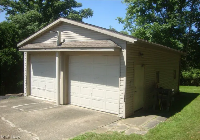 Photo 3 of Sale Pending at 4285 Mineral City Zoar Rd Ne, Mineral City, OH 44656 | MLS# 5233808 | Listing updated on 2026-10-03
