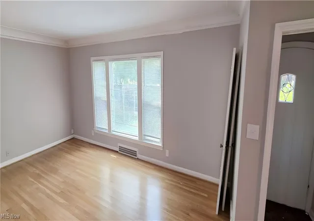 Photo 3 of Sale Pending at 3531 Bainbridge Rd, Cleveland, OH 44118 | MLS# 5233862 | Listing updated on 2026-08-17