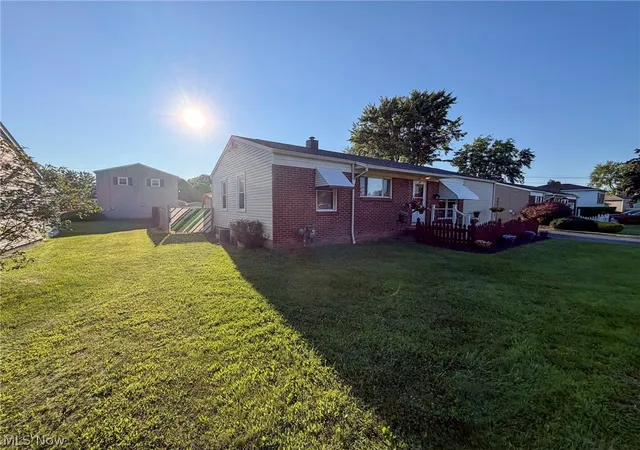 Photo 3 of Single family home for sale at 568 Purdue Ave, Youngstown, OH 44515 | MLS# 5233431 | Listing updated on 2026-09-01