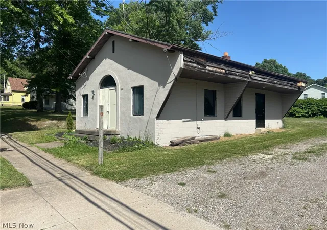 Photo 1 of Sale Pending at 359 Eastland Ave, Akron, OH 44305 | MLS# 5233904 | Listing updated on 2026-08-25