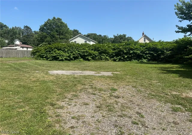 Photo 4 of Sale Pending at 359 Eastland Ave, Akron, OH 44305 | MLS# 5233904 | Listing updated on 2026-08-25