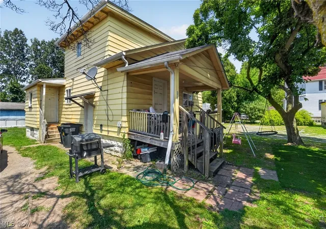 Listing Photo 4 - Condo for sale in building located at 176 Stage Ave, Painesville, OH 44077