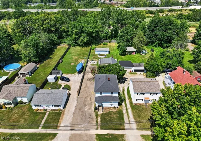 Listing Photo 5 - Condo for sale in building located at 176 Stage Ave, Painesville, OH 44077