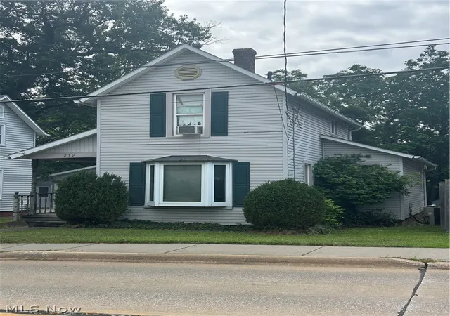 Photo 2 of Single family home for sale at 239 S Huntington, Medina, OH 44256 | MLS# 5233101 | Listing updated on 2026-08-05