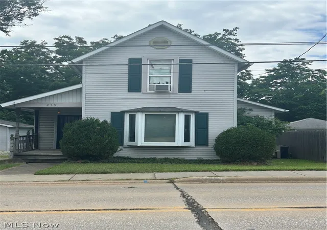 Photo 3 of Single family home for sale at 239 S Huntington, Medina, OH 44256 | MLS# 5233101 | Listing updated on 2026-08-05
