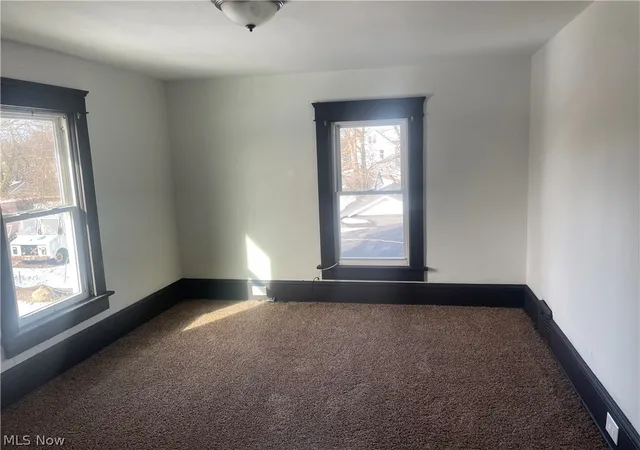 Listing Photo 5 - Condo for sale in building located at 1433 Kenmore Blvd, Akron, OH 44314