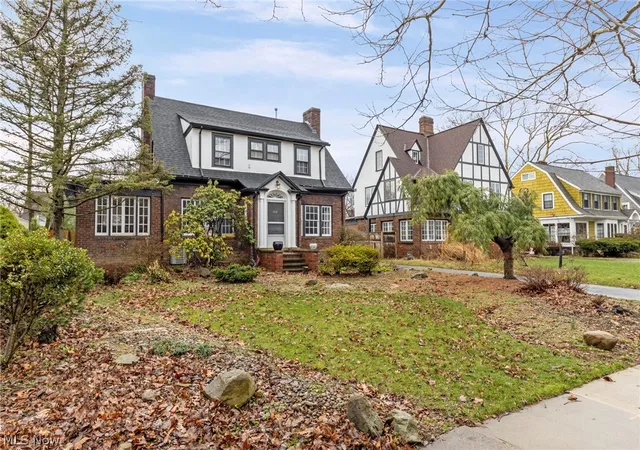 Photo 3 of Single family home for sale at 3172 Warrington Rd, Cleveland, OH 44120 | MLS# 5233998 | Listing updated on 2026-08-20